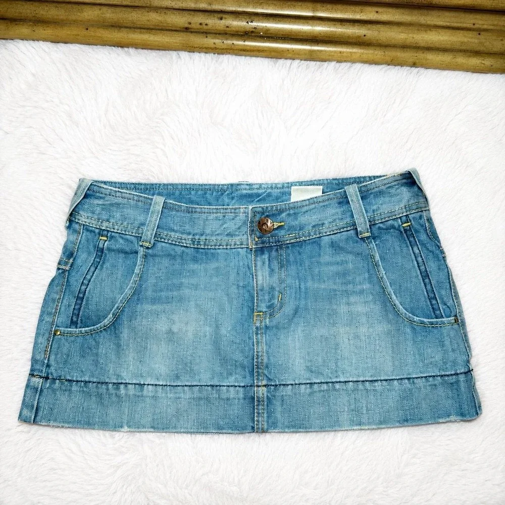 Y2K Light Wash Denim Mini Skirt ☁️
